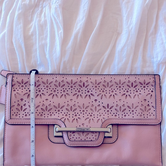 New Coach Taylor Eyelet Leather Zip Clutch - Picture 9 of 16